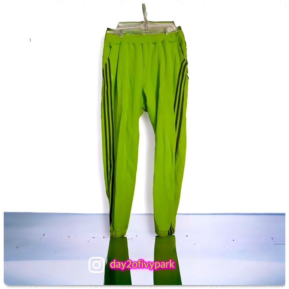 IVY PARK Halls of Ivy Drop Solar Slime Green Sweat Pants